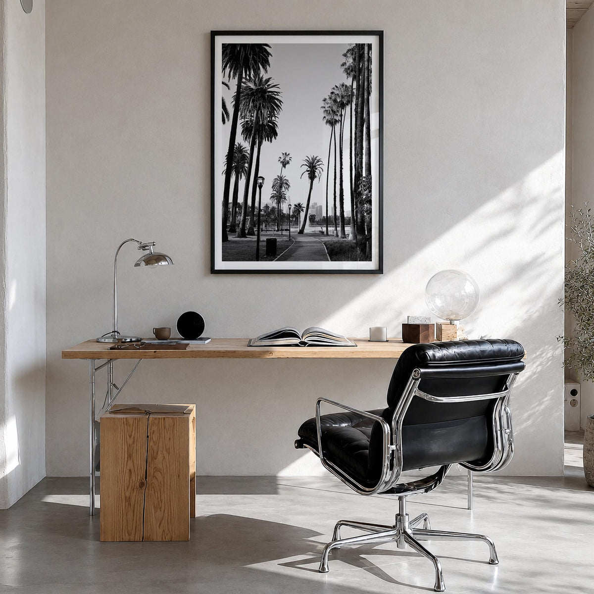 California no. 2 black & white photo poster of United States – vertical wall art in black wood frame with white border, hangi