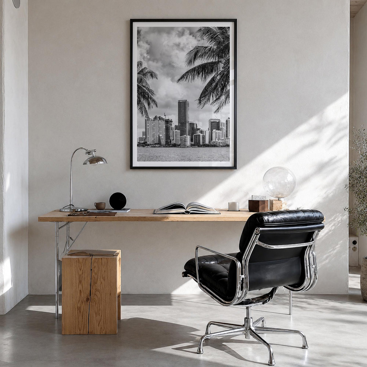 Florida no. 4 black & white photo poster of United States – vertical wall art in black wood frame with white border, hanging