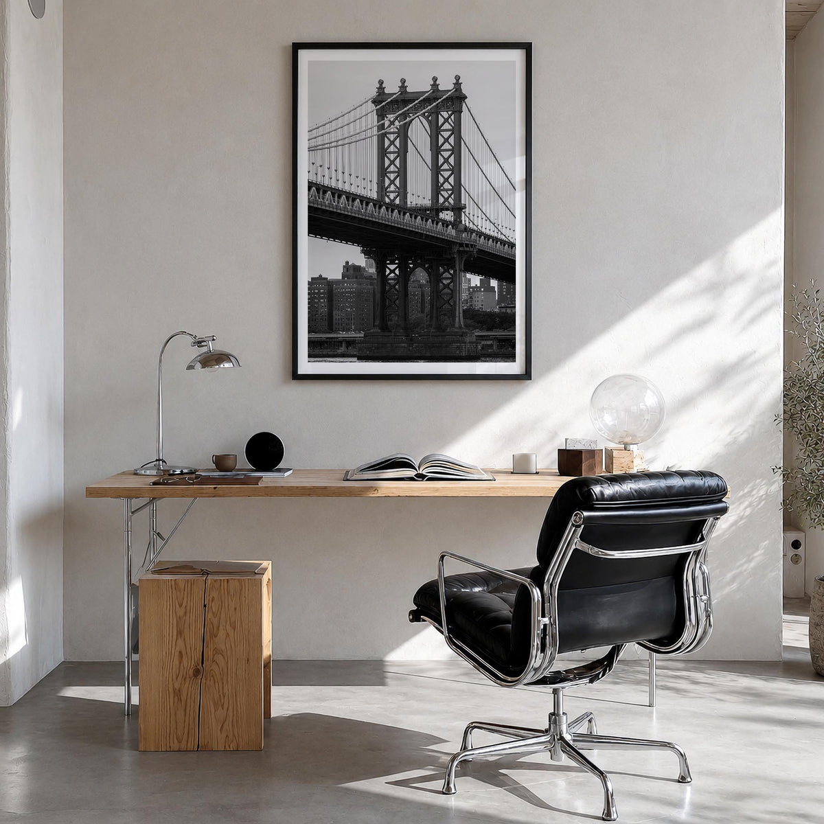Manhattan Bridge black & white photo poster of New York, USA – vertical wall art in black wood frame with white border, hangi
