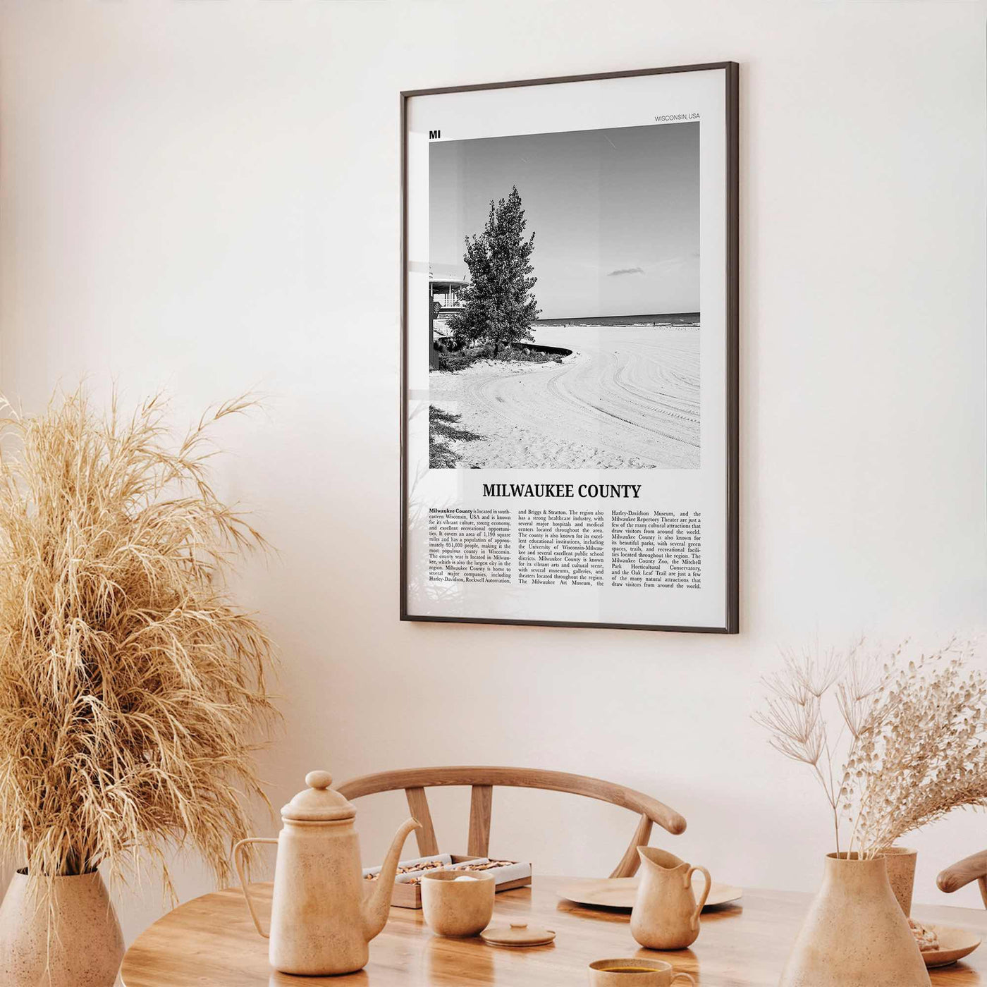 Milwaukee County Print Black and White, Milwaukee County Wall Art, Milwaukee Poster, Milwaukee Photo, Milwaukee Wall Décor, Milwaukee Map