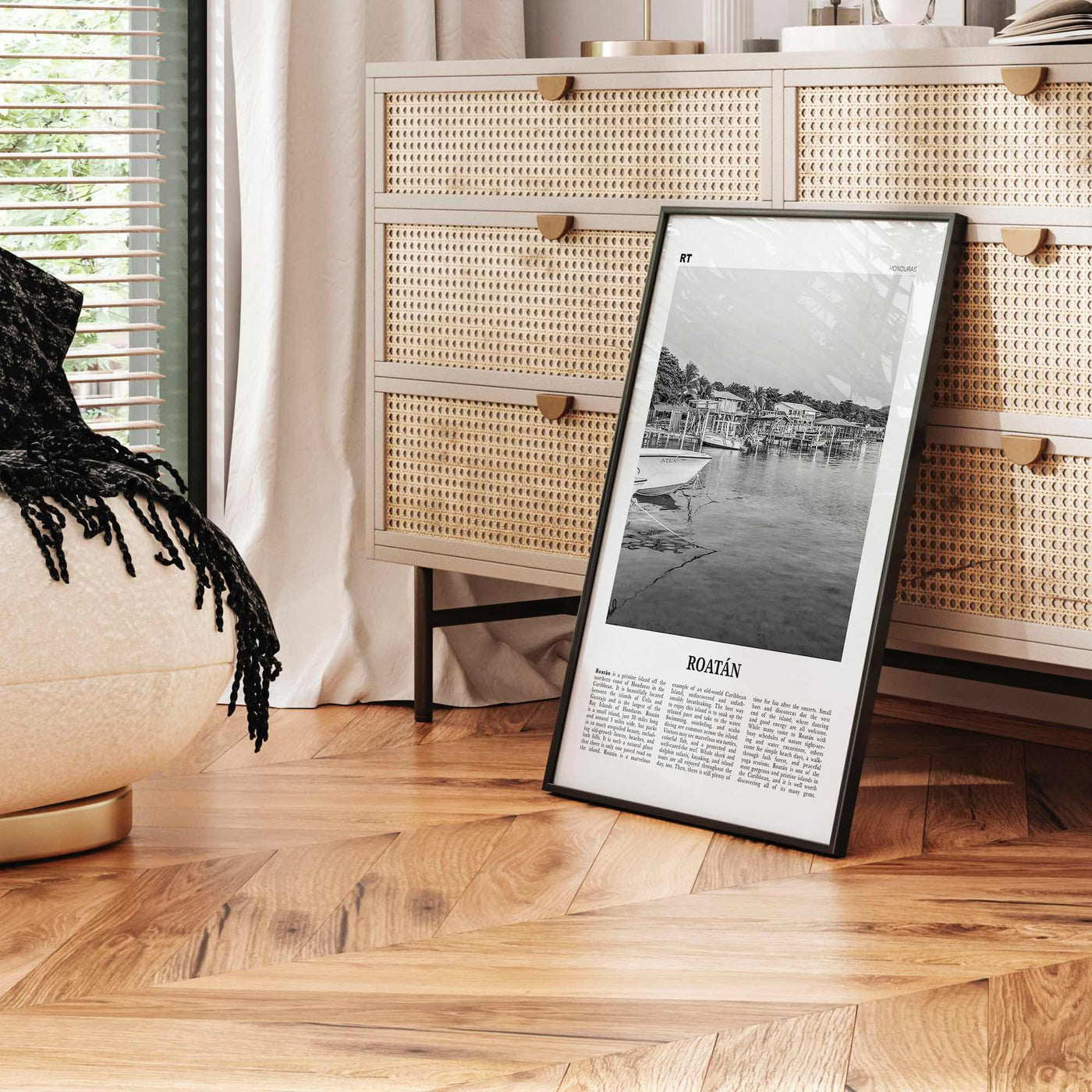 Roatan Print Black and White, Roatán Wall Art, Roatán Poster, Roatán Photo, Roatán Wall Décor, Roatán Map, Honduras