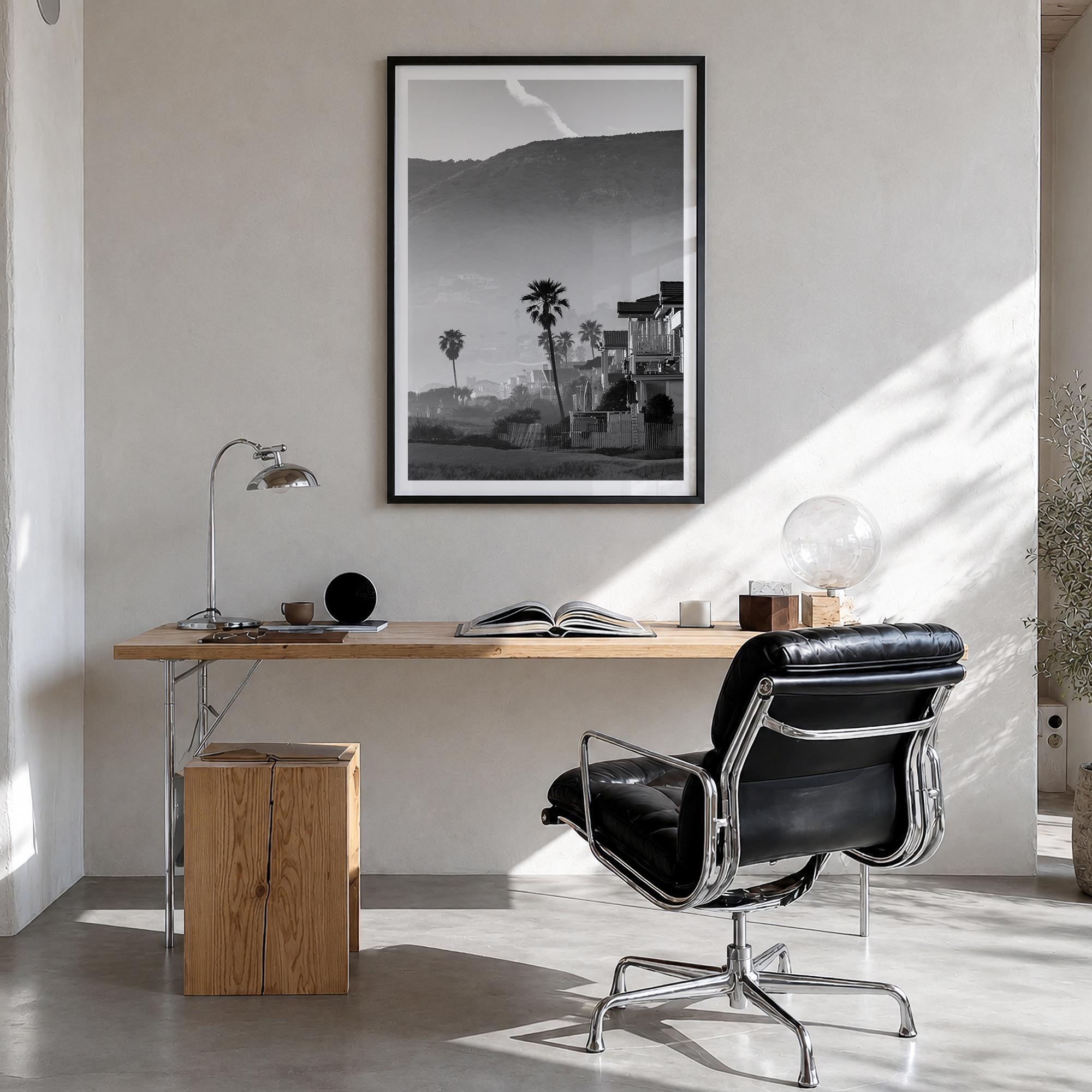 California no. 1 black & white photo poster of United States – vertical wall art in black wood frame with white border, hangi