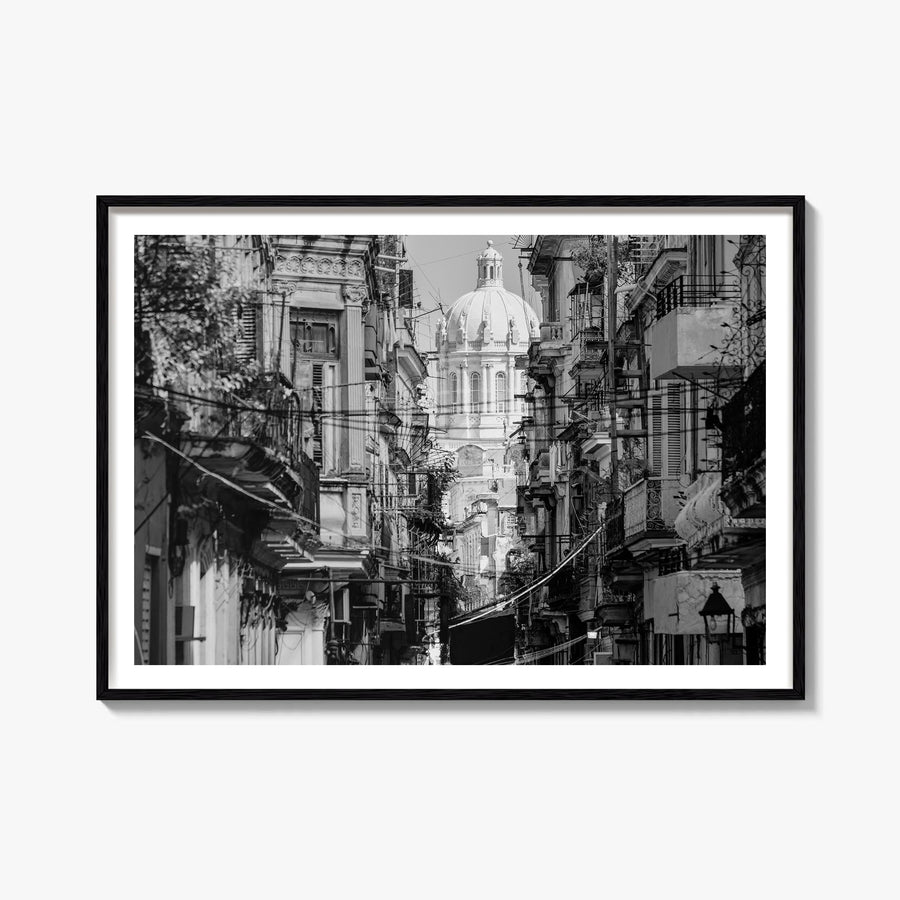 Havana black & white photo poster of Cuba – horizontal wall art, unframed print shown in interior mockup