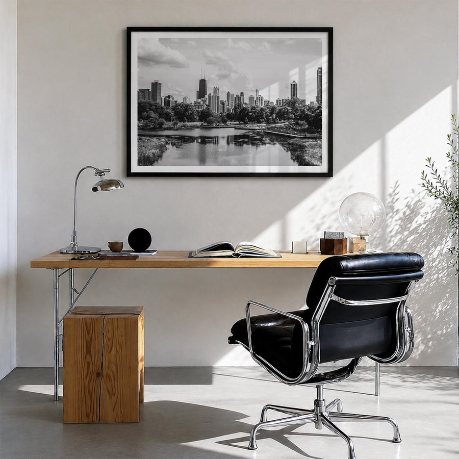 Illinois black & white photo poster of United States – horizontal wall art in black wood frame with white border, hanging on 