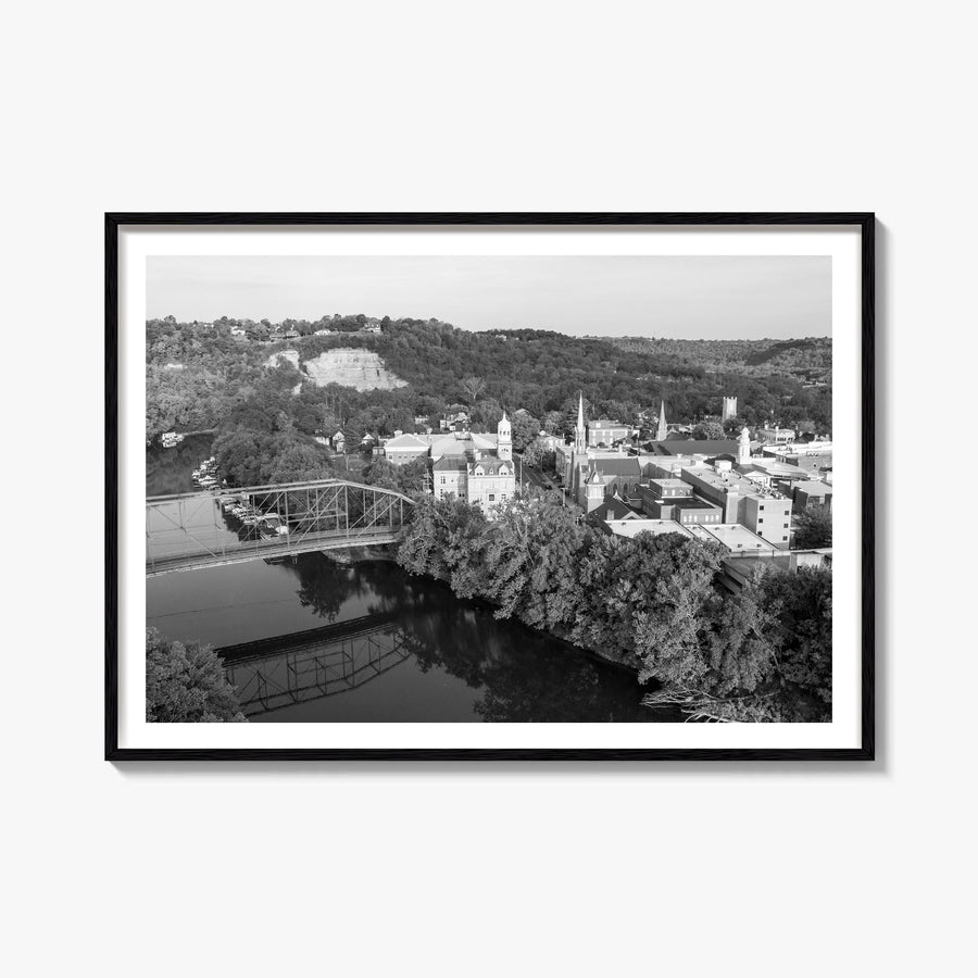 Kentucky black & white photo poster of United States – horizontal wall art, unframed print shown in interior mockup