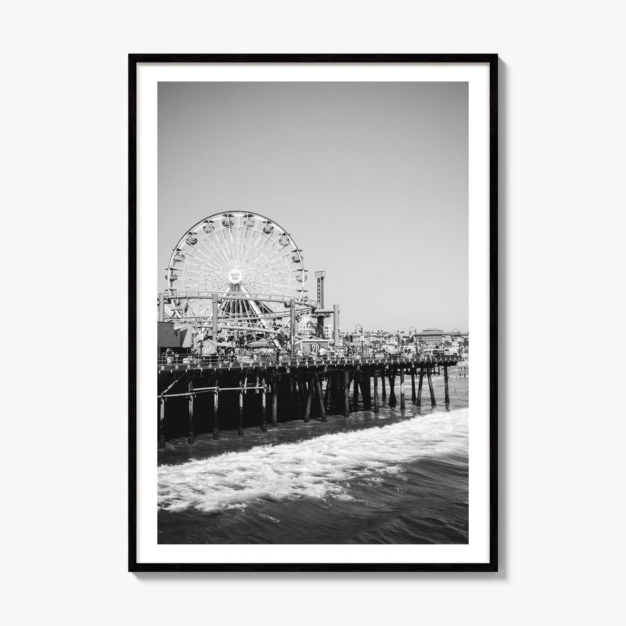 Santa Monica Photo No 2 Poster, framed poster mockup, white border