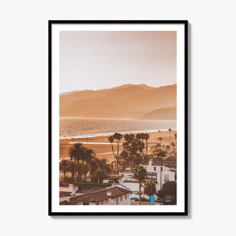 Santa Monica Photo No 1 Poster, framed poster mockup, white border