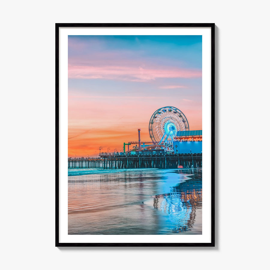 Santa Monica Photo No 2 Poster, framed poster mockup, white border