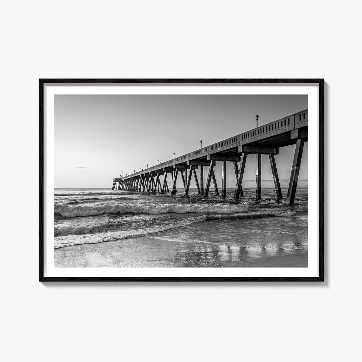 Wilmington, North Carolina black & white photo poster of North Carolina, USA – horizontal wall art, unframed print shown in i